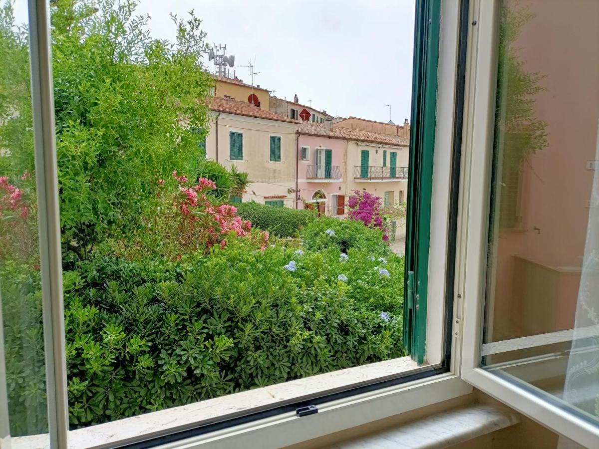 La Terrazza Nel Cuore Di Capoliveri Екстериор снимка