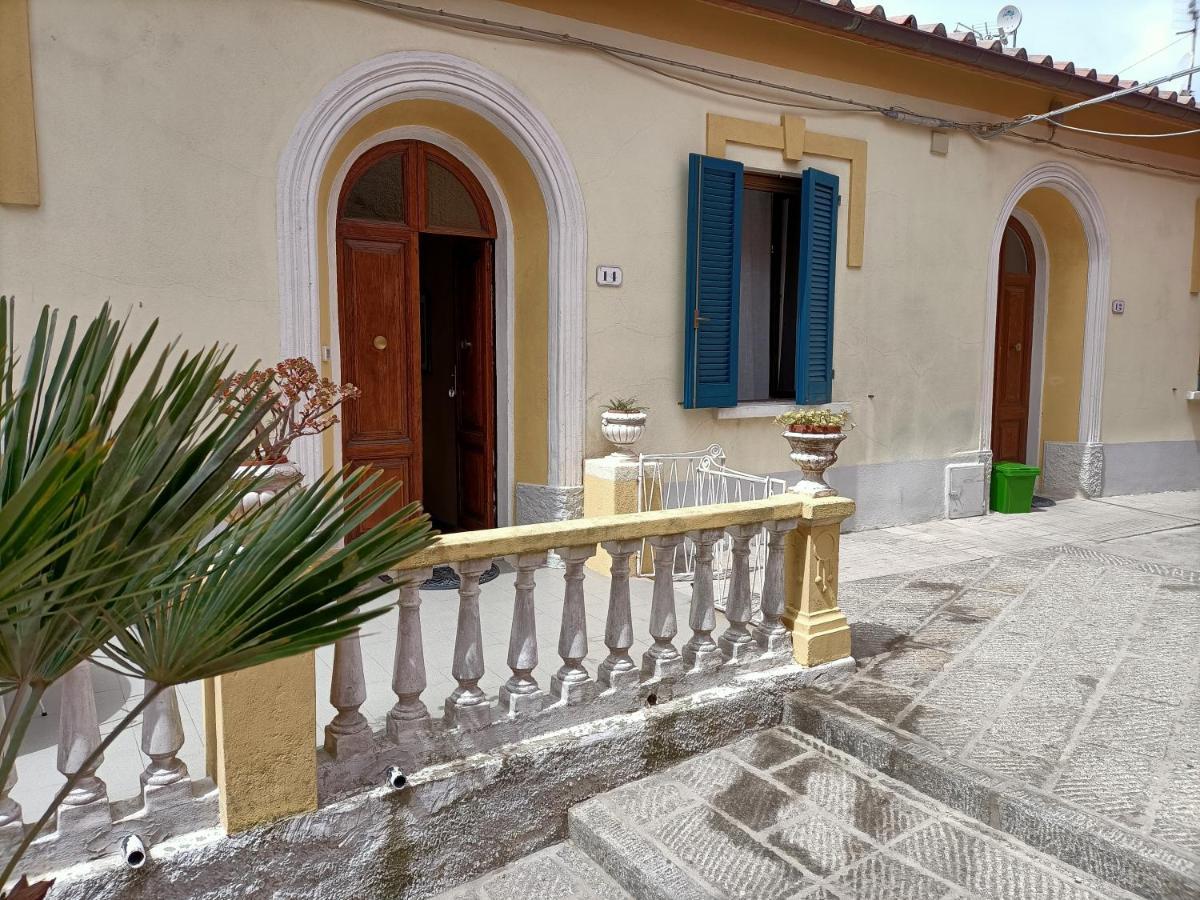 La Terrazza Nel Cuore Di Capoliveri Екстериор снимка
