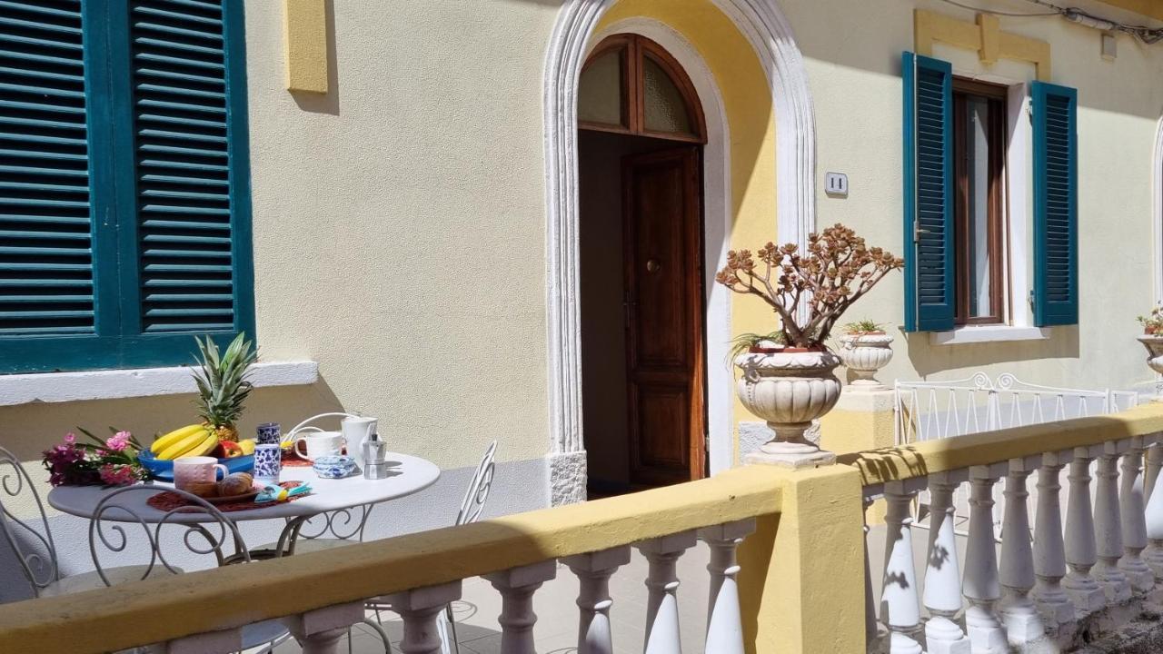 La Terrazza Nel Cuore Di Capoliveri Екстериор снимка